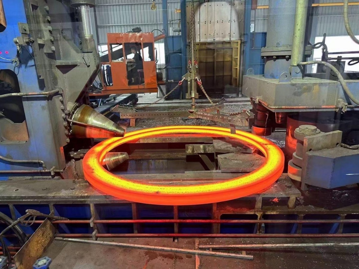 metal ring forgings during hot forging process