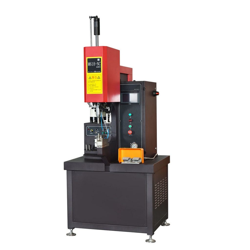 Remachadora hidráulica automática AEK M618 NC (imagen 2)