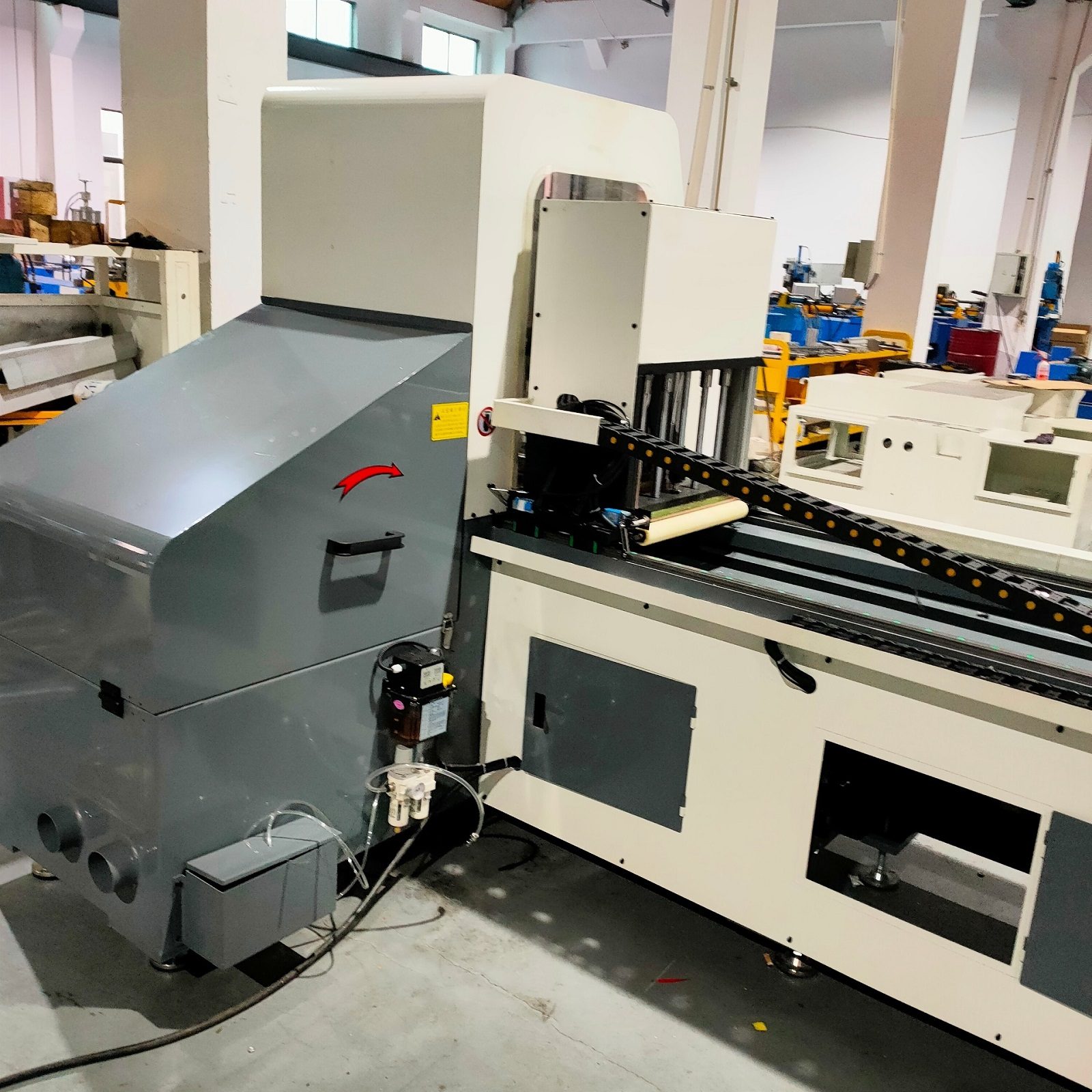 610CNC 2軸サーボ全自動アルミプロファイルカッター 画像2