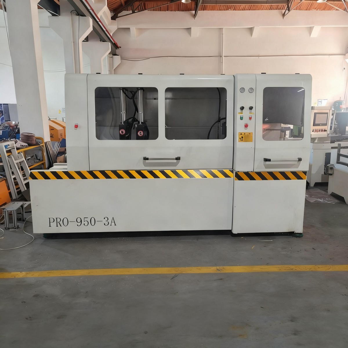 Máquina de corte de aluminio CNC de tres ejes totalmente automática 950