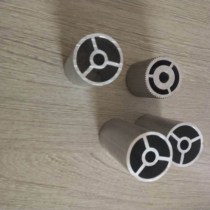 Perfil de aluminio para muebles con superficie de corte sin rebabas