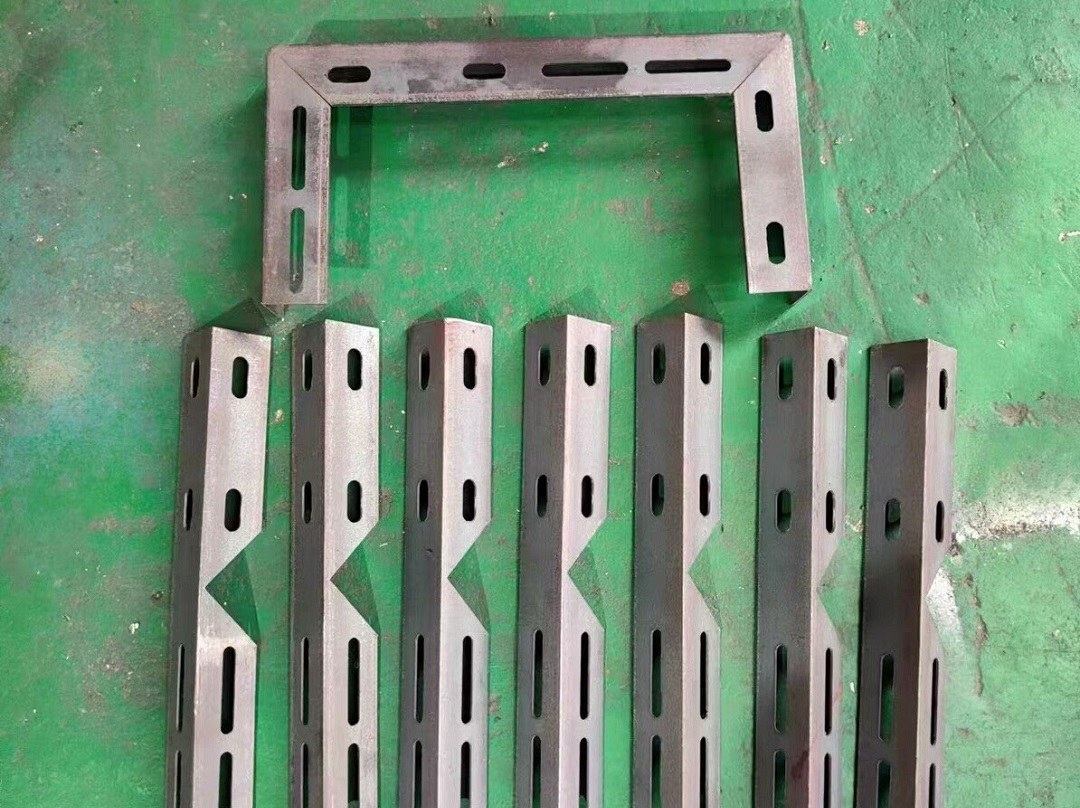 furação de suporte de prateleira de aço angular