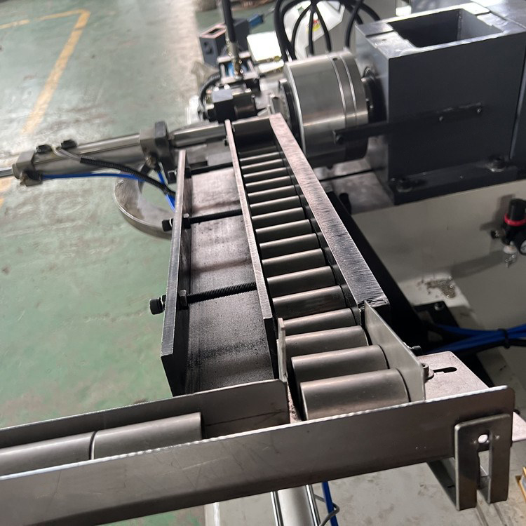 automatic feeding and unloading system of tube end closing machine