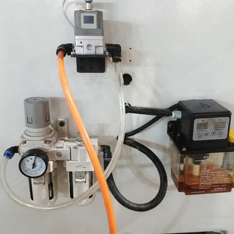 Sistema automático de lubricación por nebulización para corte CNC
