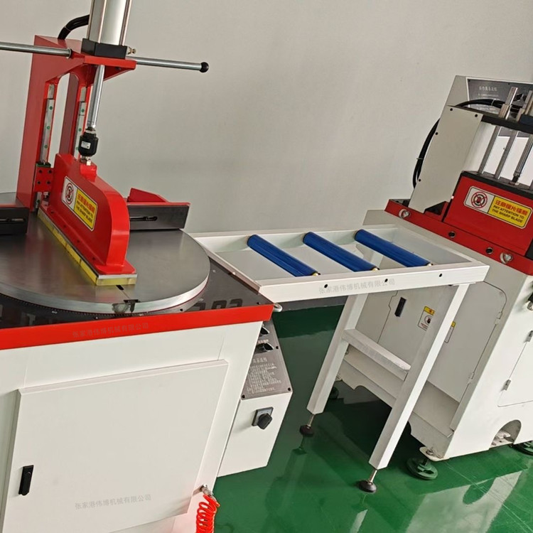 Sistema automático de carga de material para perfiles de aluminio en la máquina de corte de la serie AEK Q.