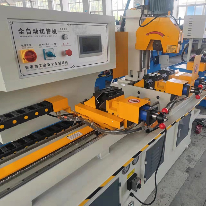 Máquina de corte de tubos CNC totalmente automática, operação CNC