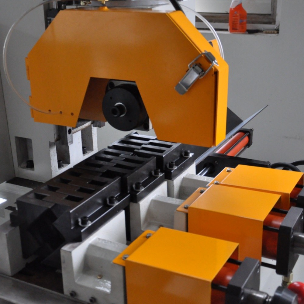 Cabeçote de serra para máquina de corte de tubos CNC totalmente automática