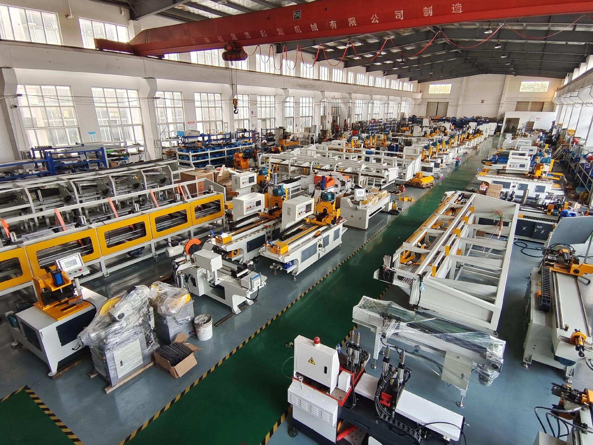 fábrica de máquinas cortadoras de tubos con sierra circular