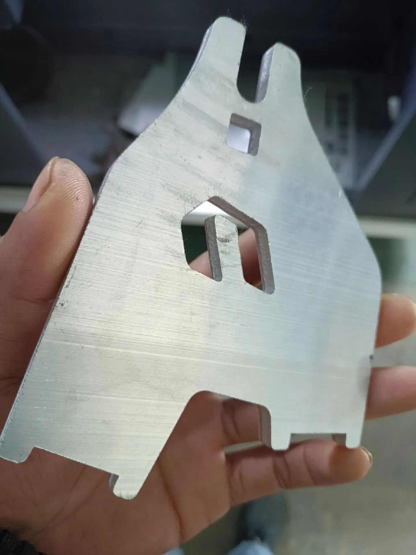 Calibrador digital para medir piezas de aluminio 2