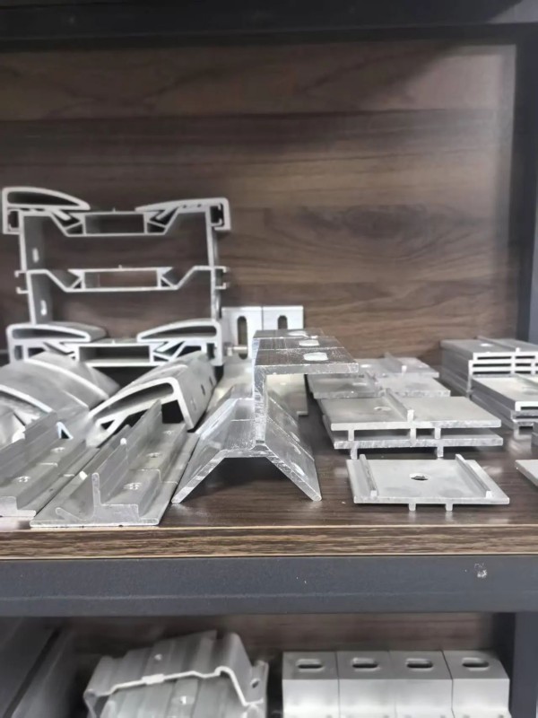 high precision cutting of large structural aluminum profiles