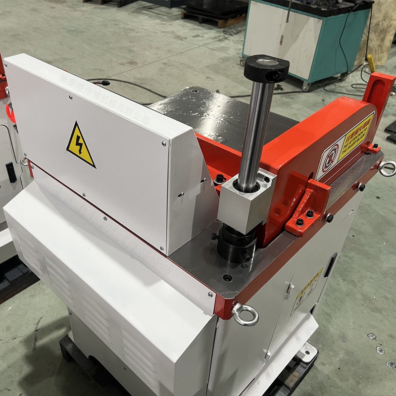 pneumatic clamping system of semi automatic aluminium cutting machine ensuring %c2%b10 1 mm positioning accuracy