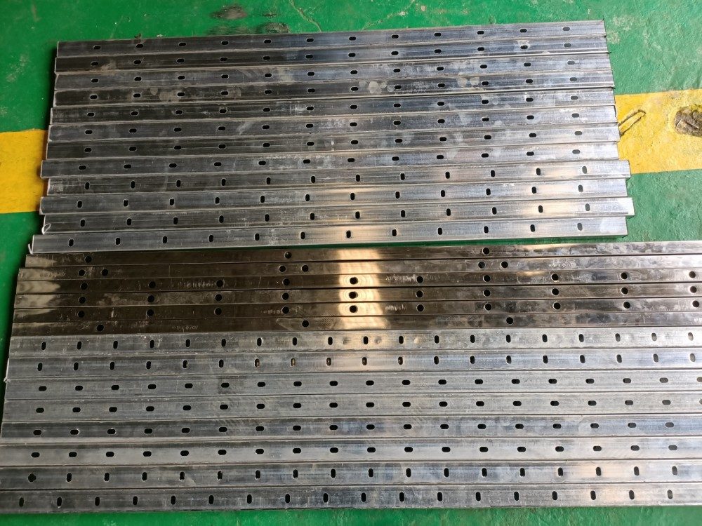 amostra de perfuração de tubo redondo e tubo quadrado