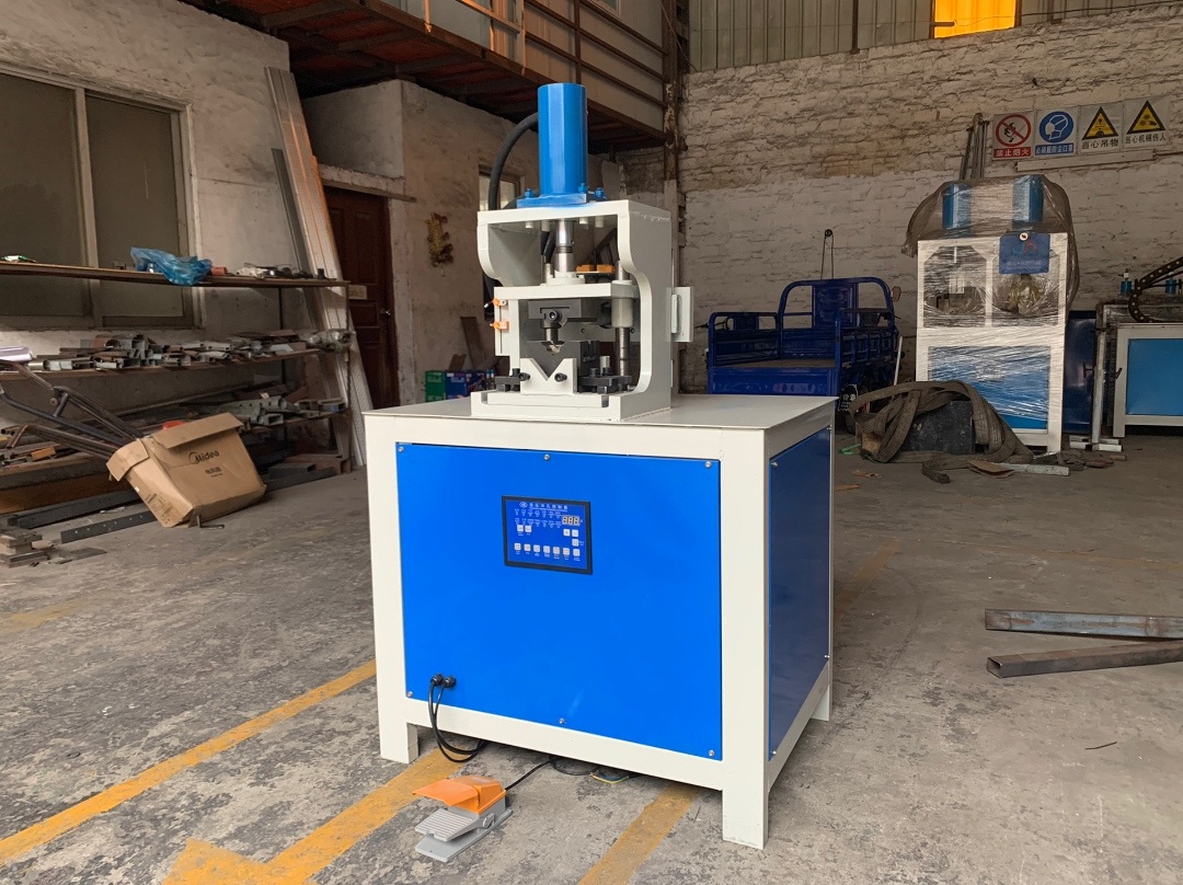 máquina de puncionamento de tubo quadrado hidráulica de estação única