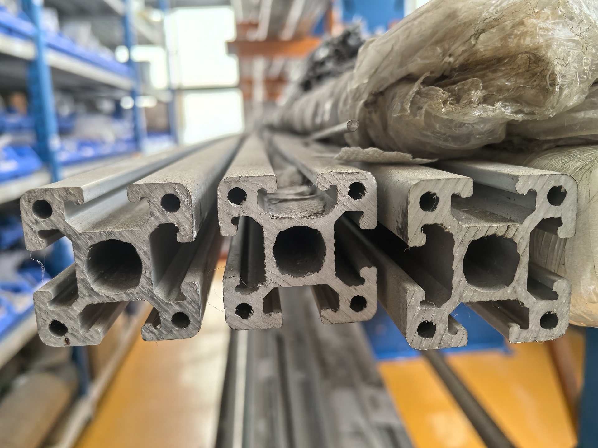 superficie de corte lisa de los perfiles de aluminio