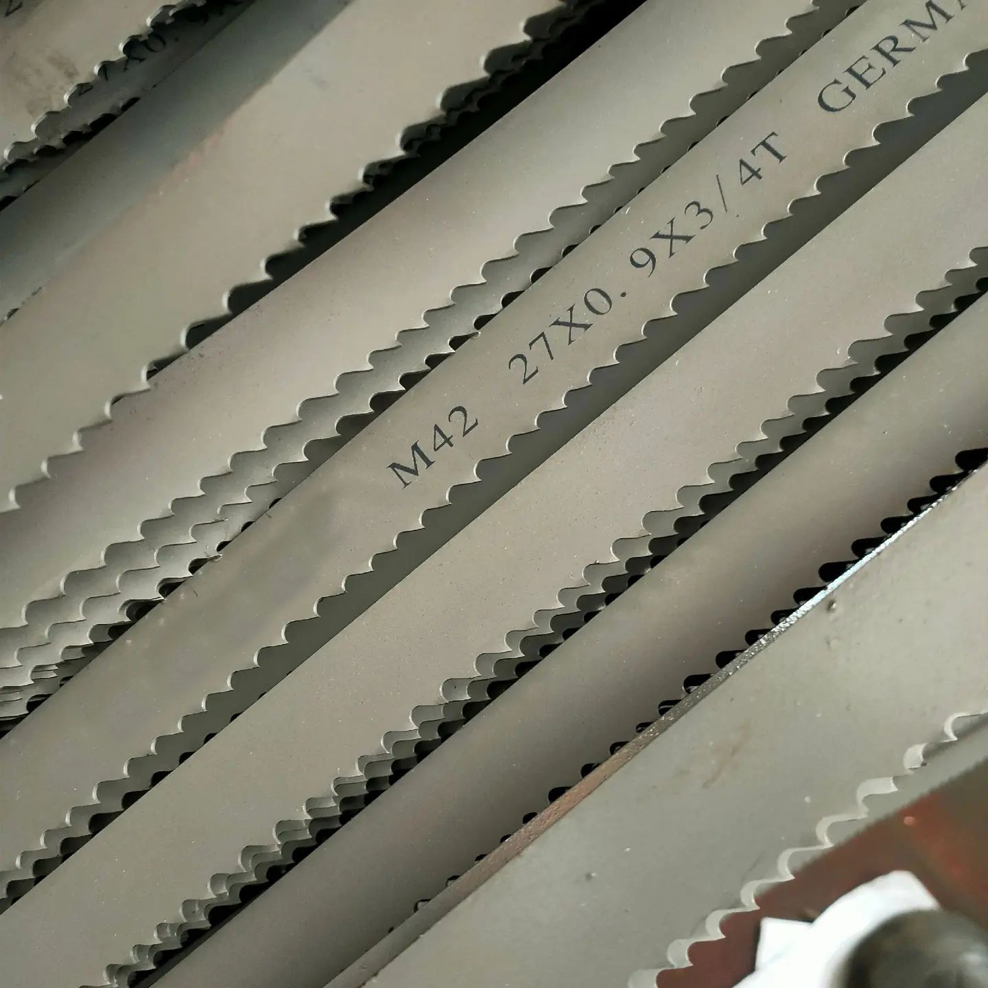 m42 bi metal bandsaw blade variable tpi precision metal cutting img1