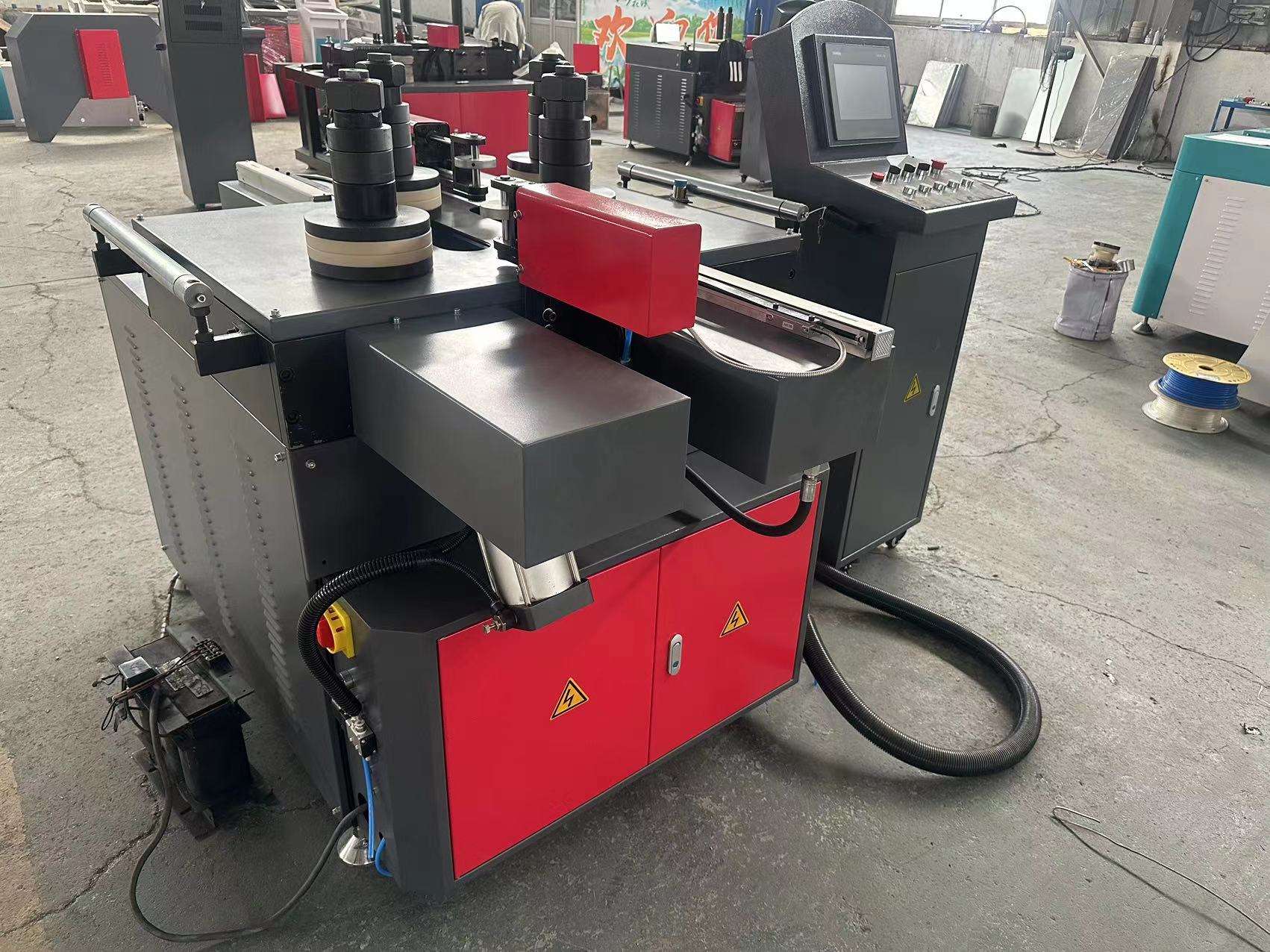 Máquina dobladora de perfiles de aluminio CNC de 3 rodillos para marcos de ventanas y puertas