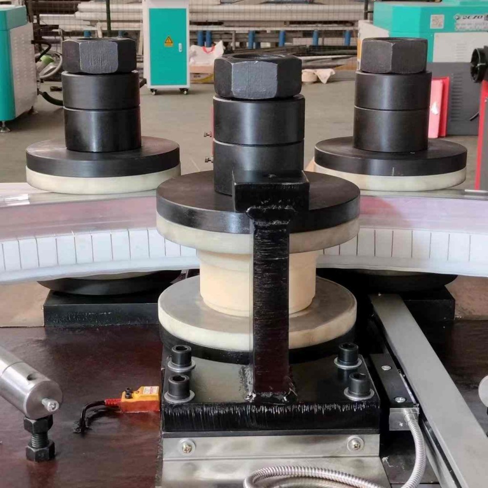 Máquina dobladora de arcos de perfiles de aluminio CNC