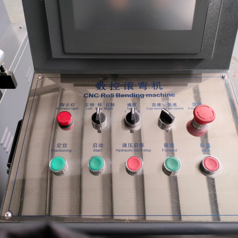 Dobladora de perfiles de aluminio de 4 rodillos con gabinete de control CNC