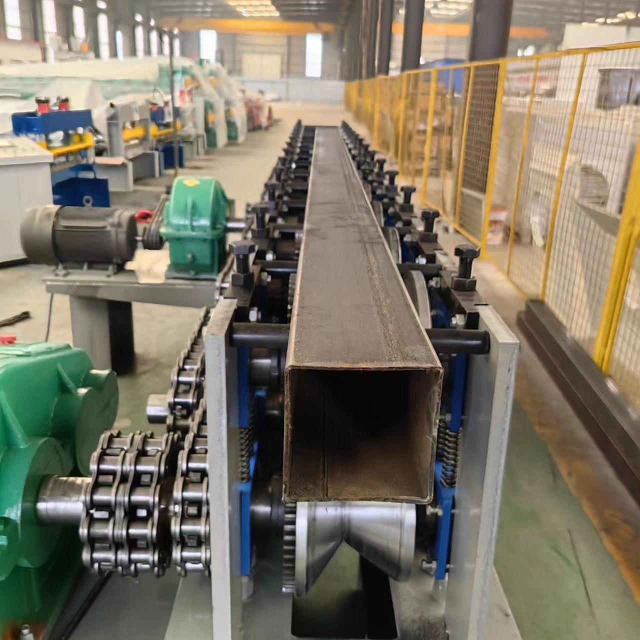 machine de profilage à froid pour tubes ronds à carrés