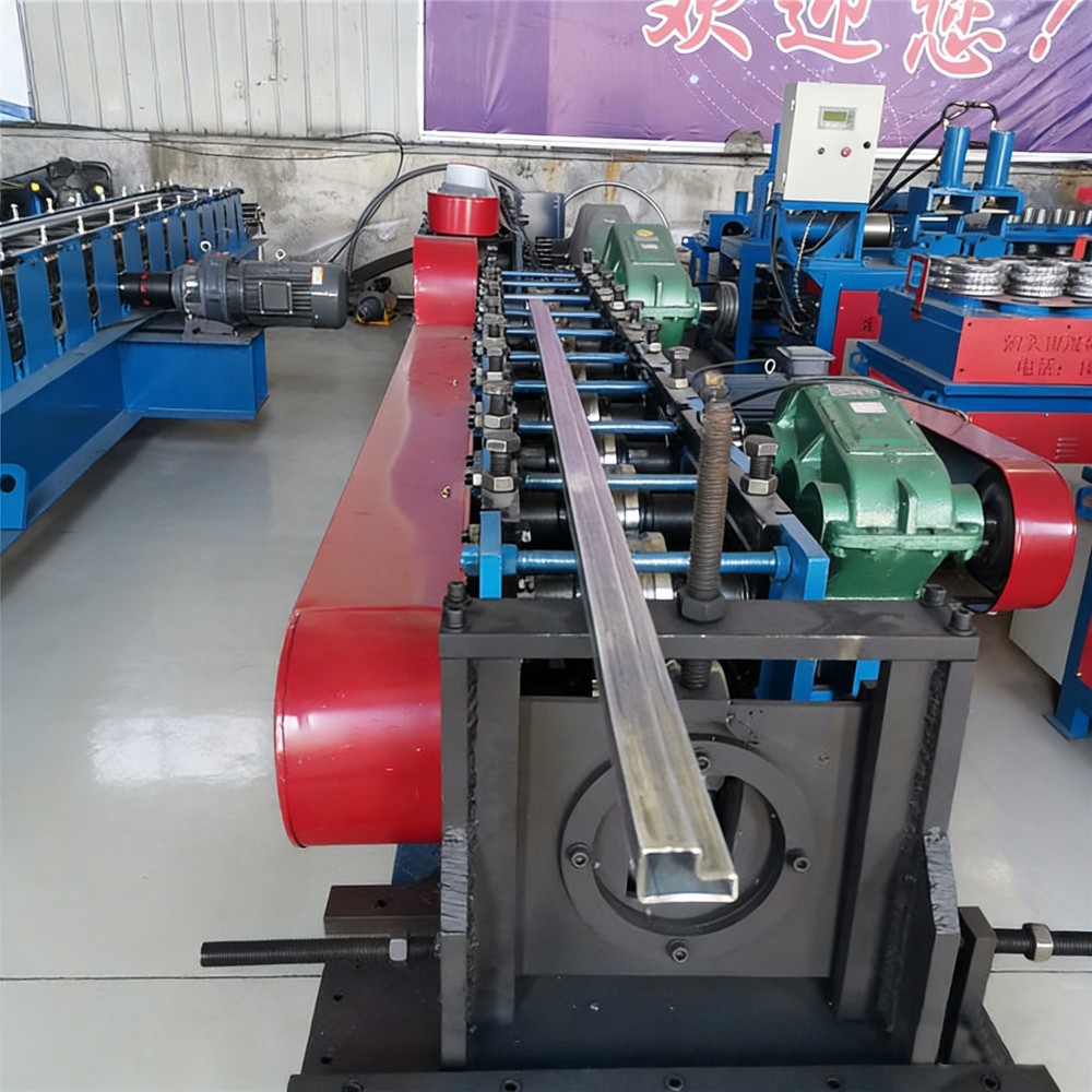 machine de profilage de tubes à profil personnalisé