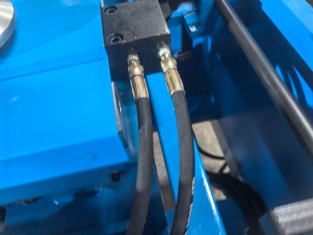 hydraulic swaging expanding unit