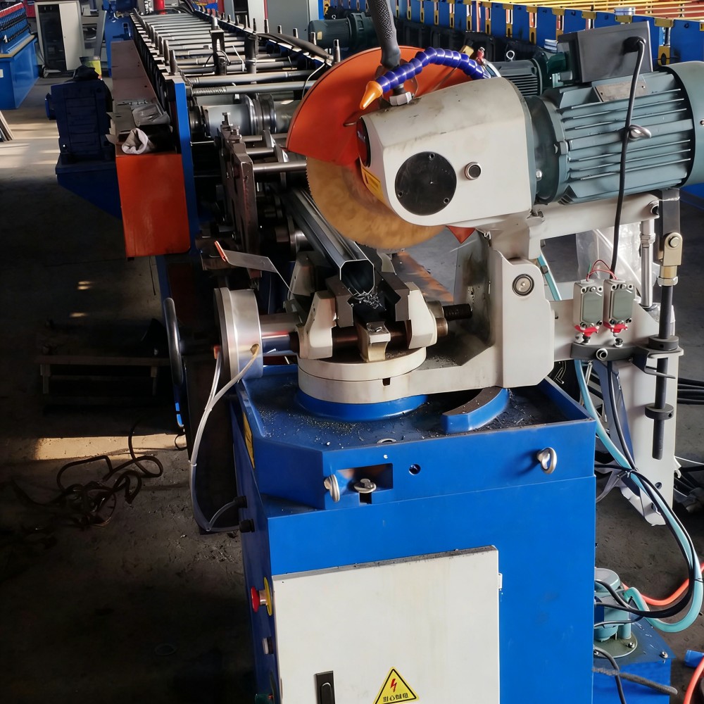 machine de découpe de tubes à profil octogonal, machine de profilage à rouleaux