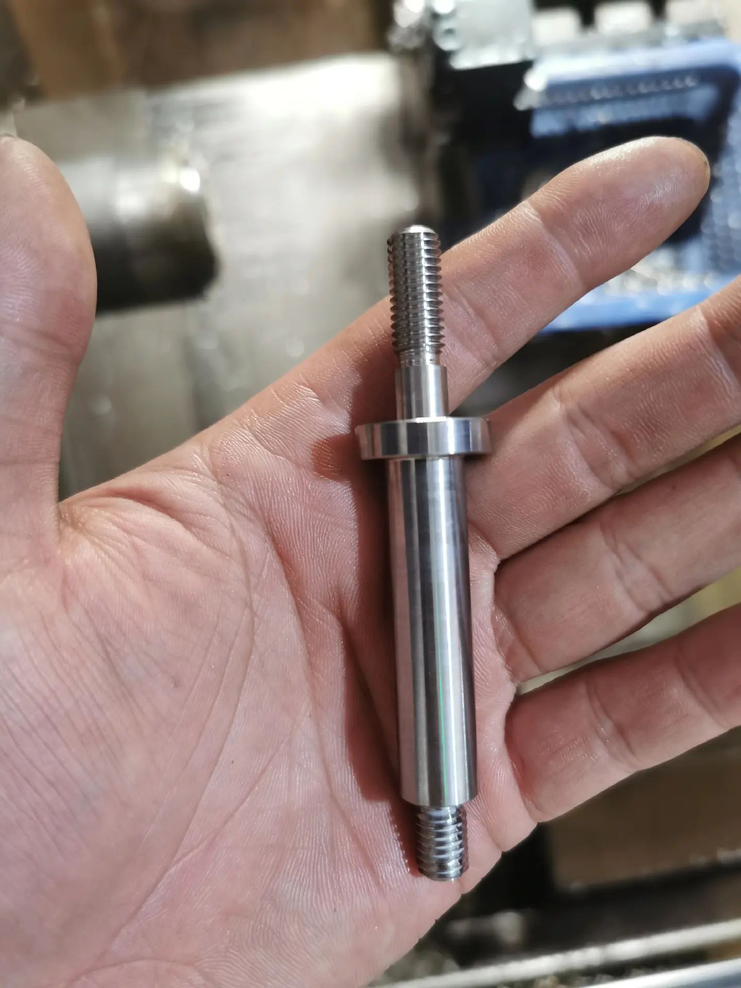 Wał kołnierzowy z podwójnym gwintem ze stali nierdzewnej 304