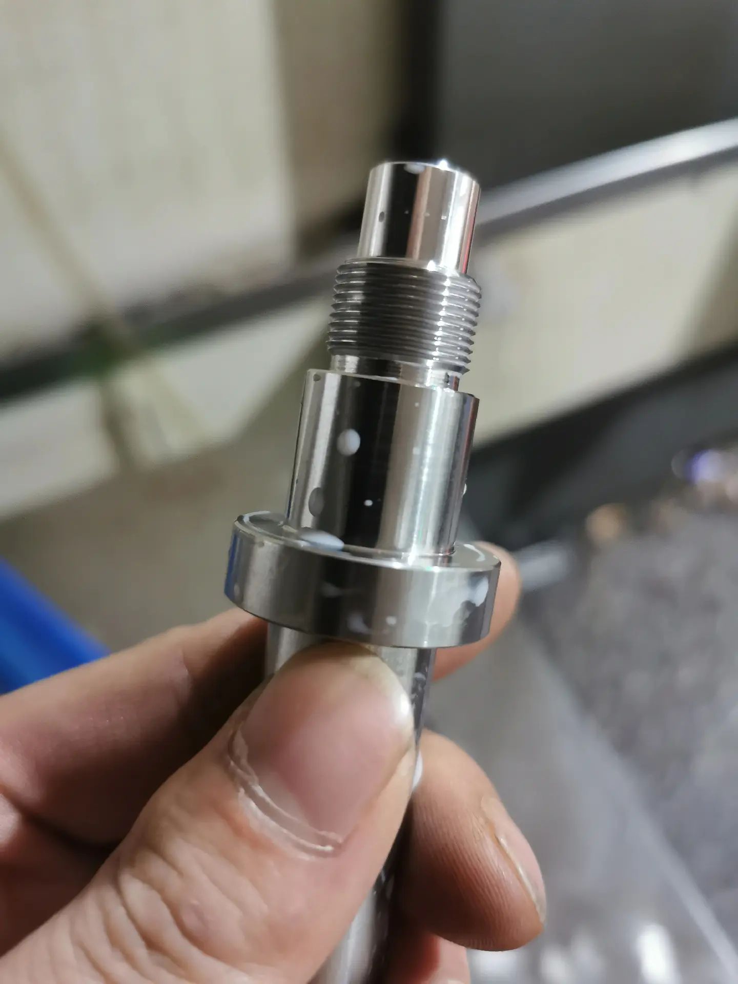 316 stal nierdzewna polerowana na wysoki połysk, stopniowany wał gwintowany