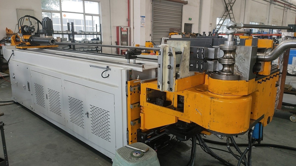 Máquina dobladora de tubos de mandril totalmente automática Alekvs 3D