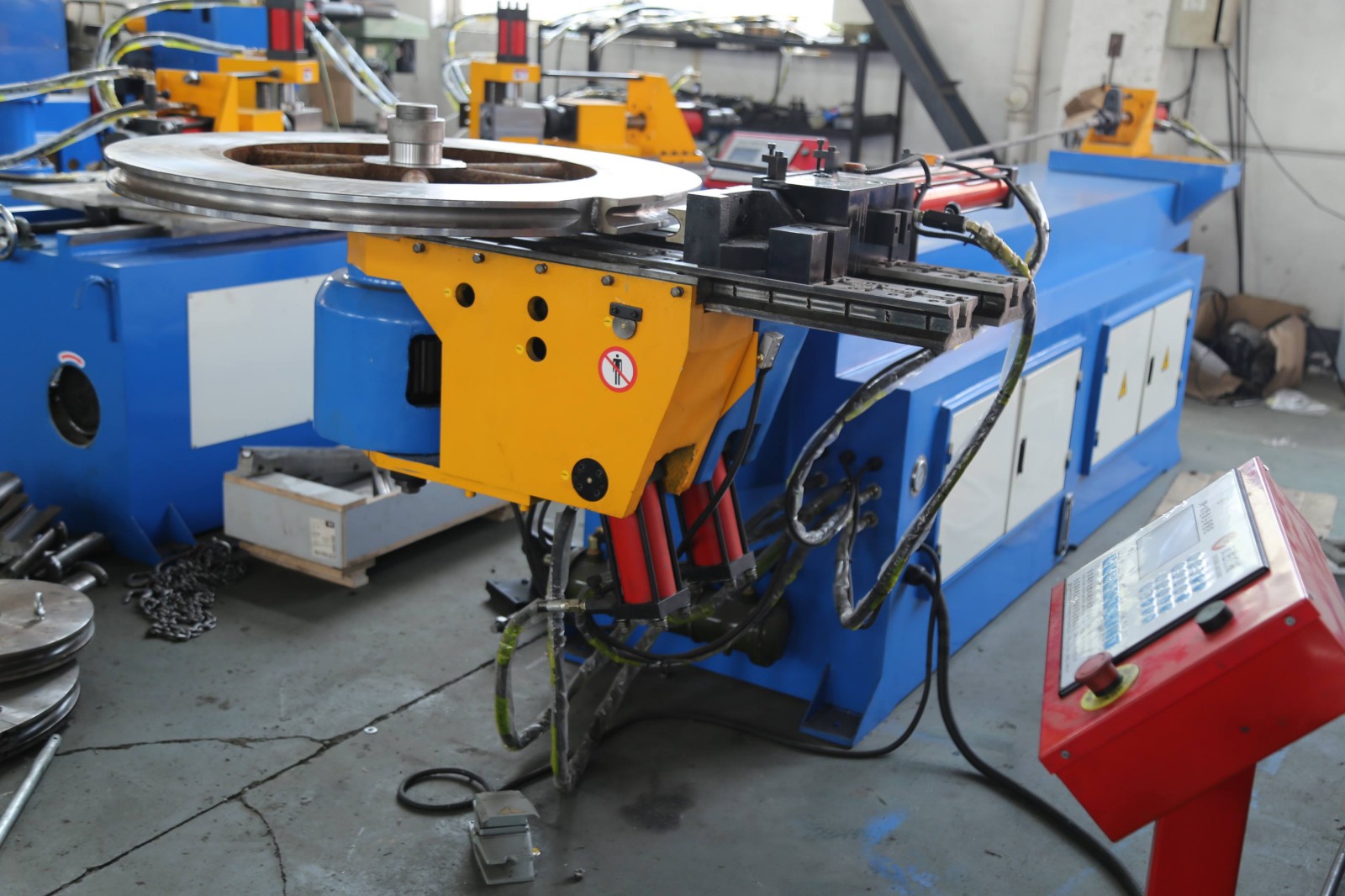 Soluciones personalizadas de doblado de tubos NC semiautomáticos