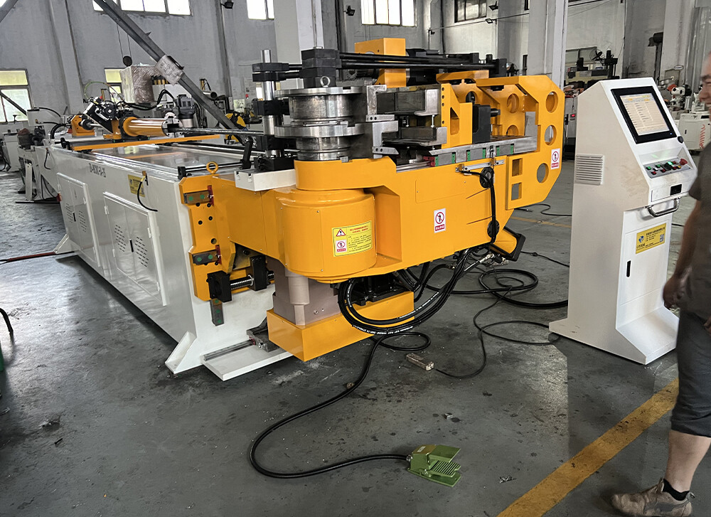 Máquina dobladora de tubos CNC 3D totalmente automática