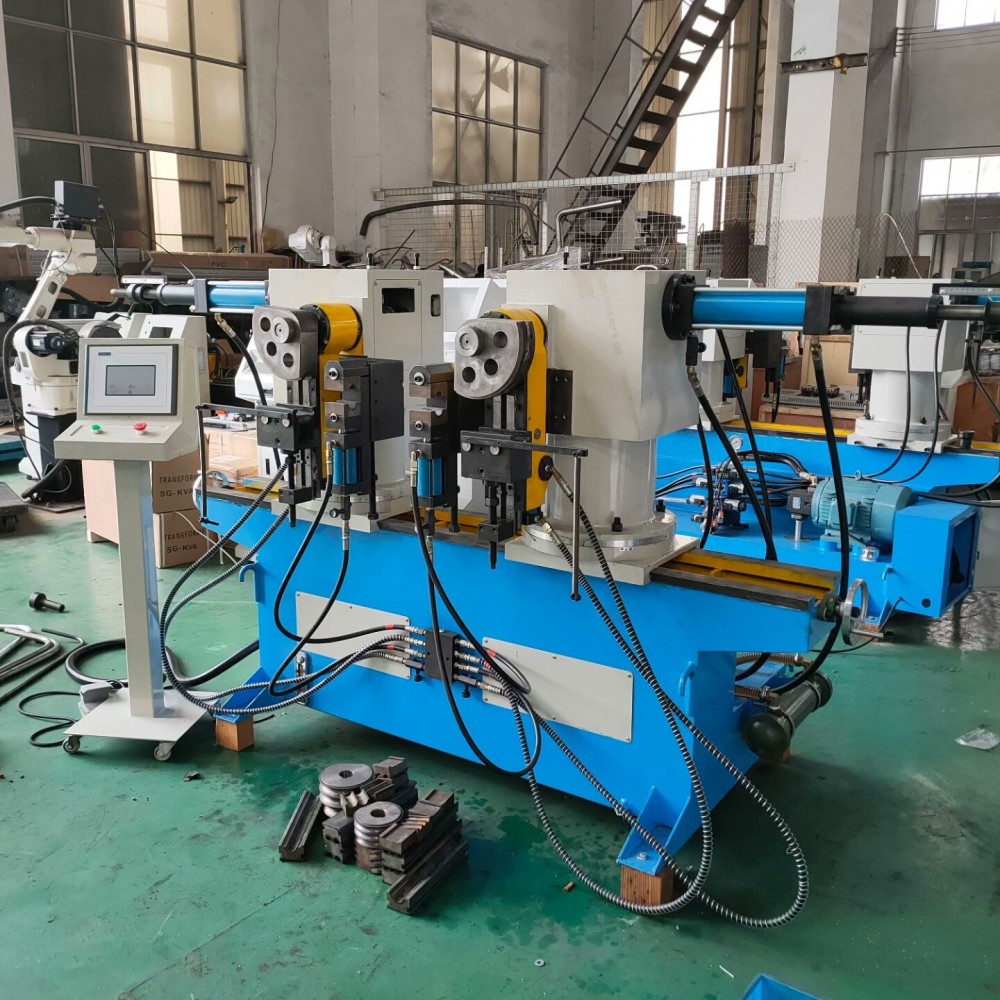 Máquina dobladora de tubos de doble cabezal CNC OEM 1