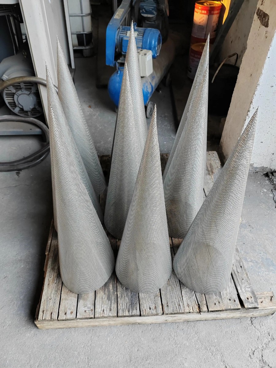 готовая продукция конусопрокатного станка дискового типа, конические фильтры из нержавеющей стали