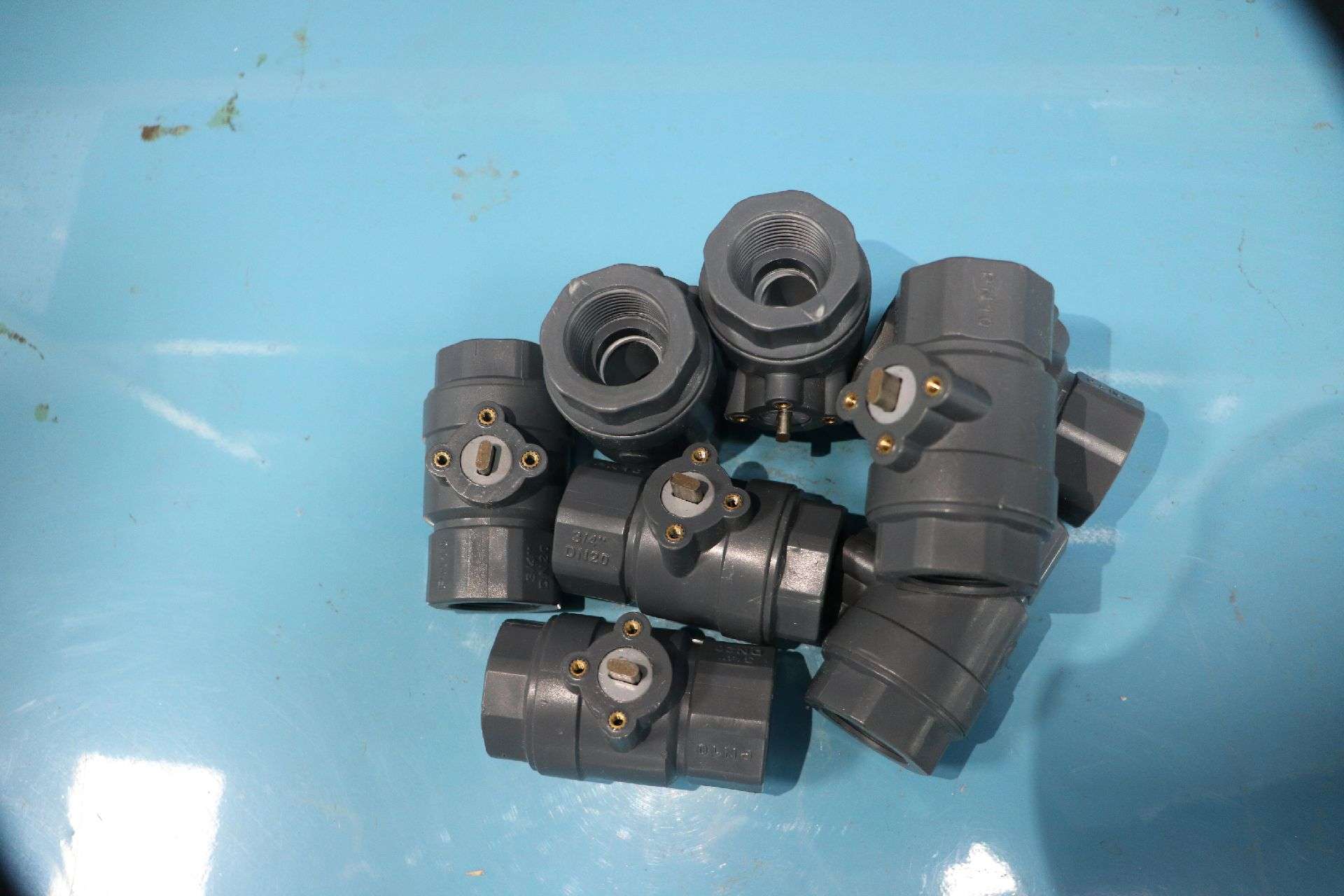 industrial plastic threaded valves real image