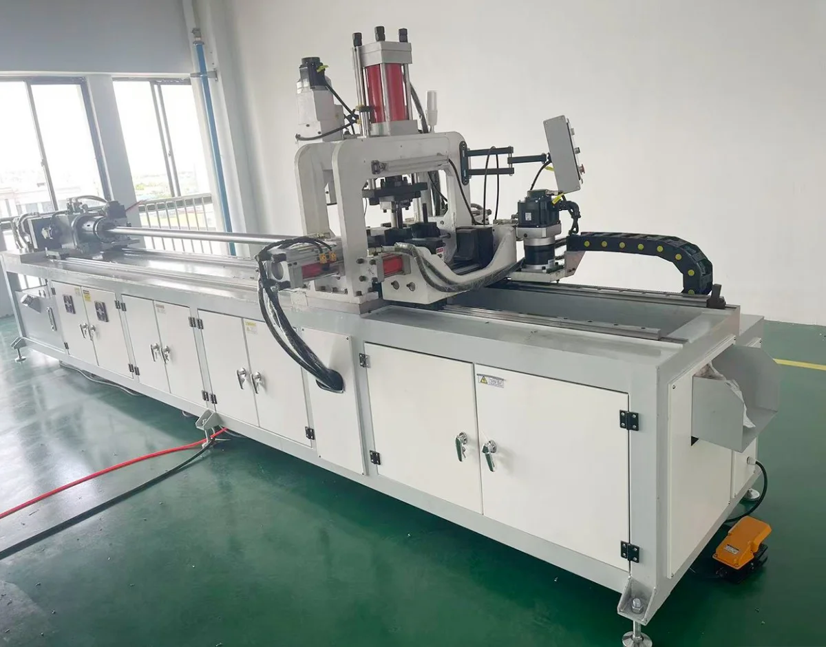 Многофункциональный станок для формовки труб с ЧПУ для крупномасштабного производства.