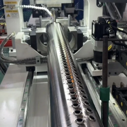 процесс штамповки и фланцевания труб из нержавеющей стали