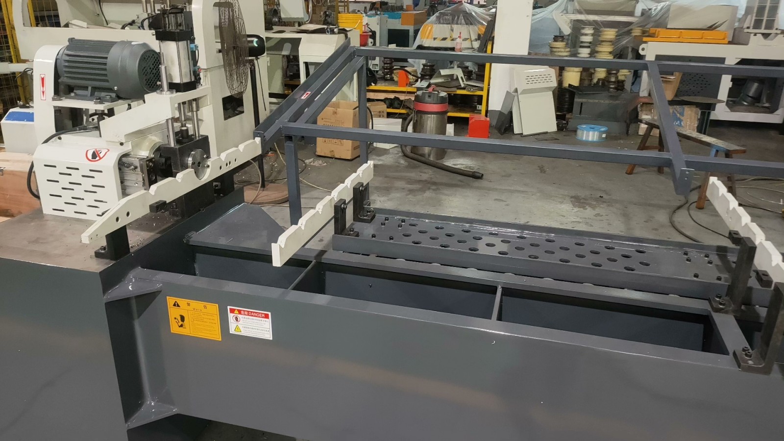 double head cnc chamfering machine for o80 200 mm pipes and bars