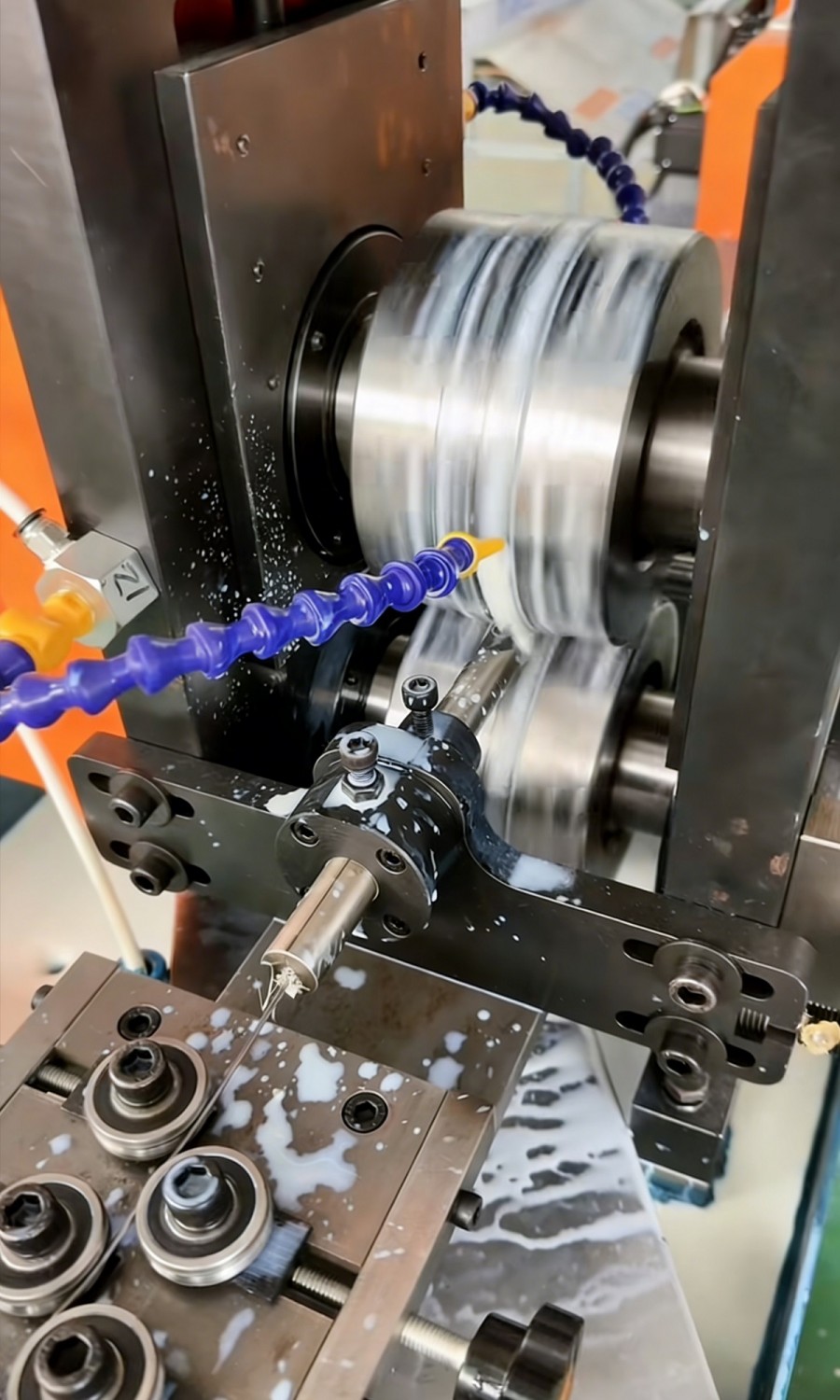 dual roll forming zone