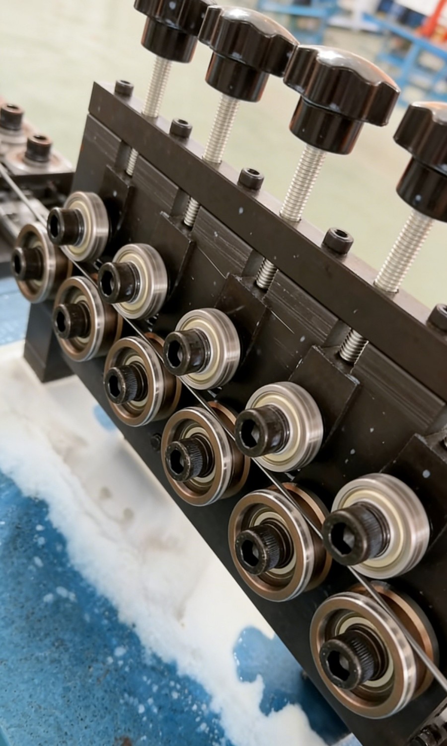 multi stage straightening roller set