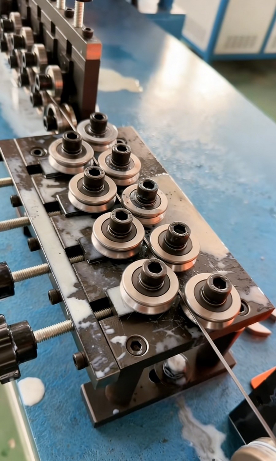 precision straightening component