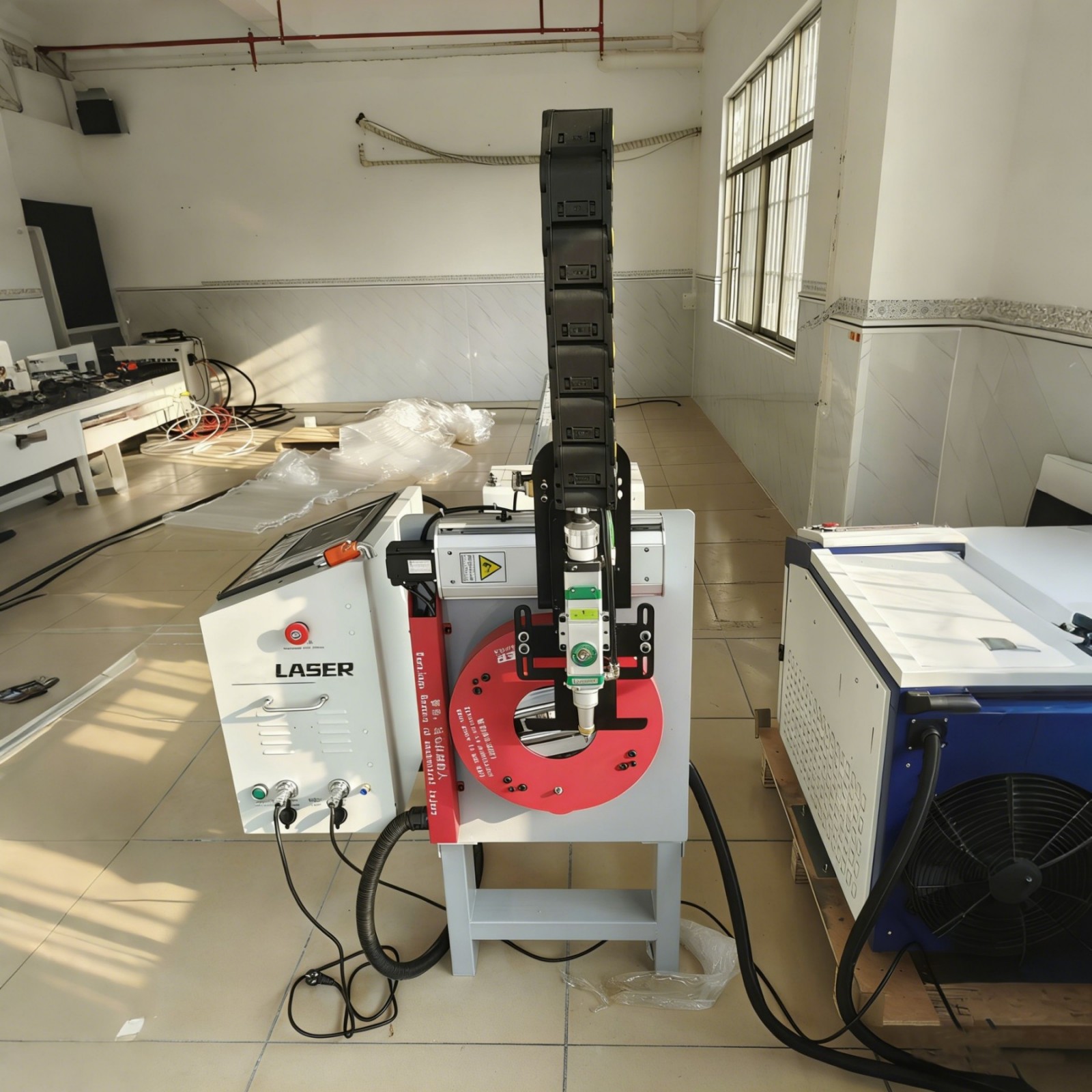 portable fiber laser tube cutting machine for round and square tubes alekvs img2