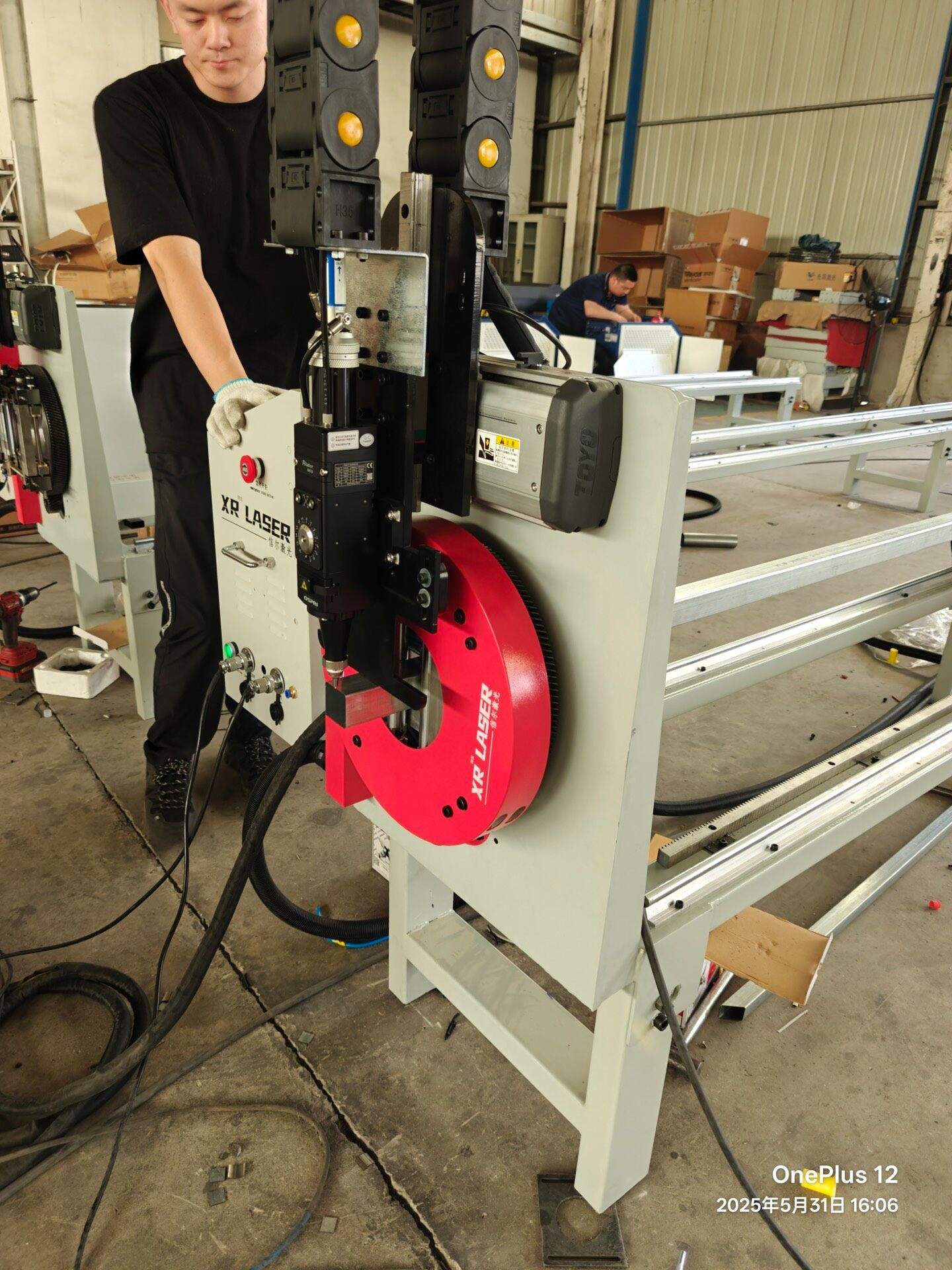 %ef%82%b7portable fiber laser tube cutter for drilling slotting and contour cutting